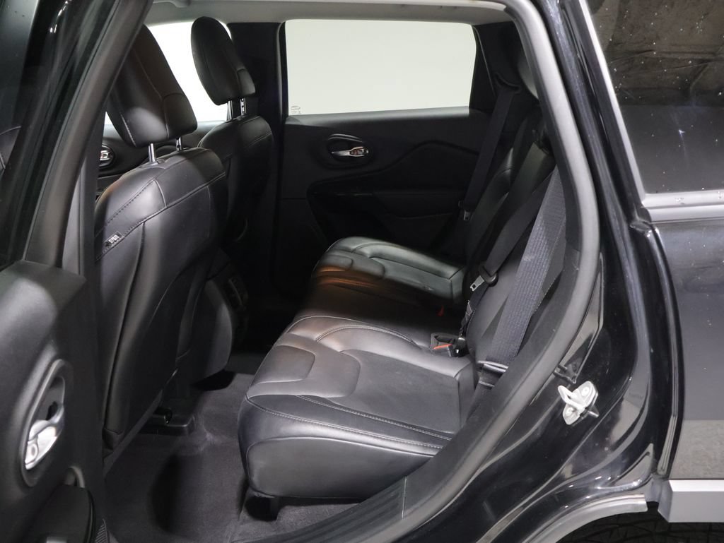 Used 2023 Jeep Cherokee Altitude Lux AWD/4WD image 18