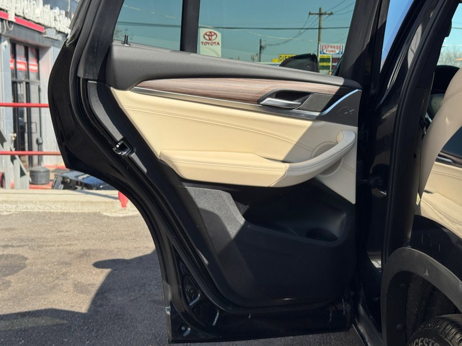 Used 2020 BMW X4 xDrive30i w/ Executive Package image 24