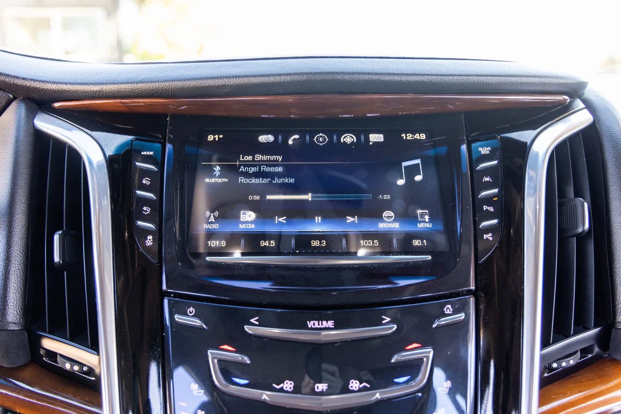 Used 2017 Cadillac Escalade Luxury image 25