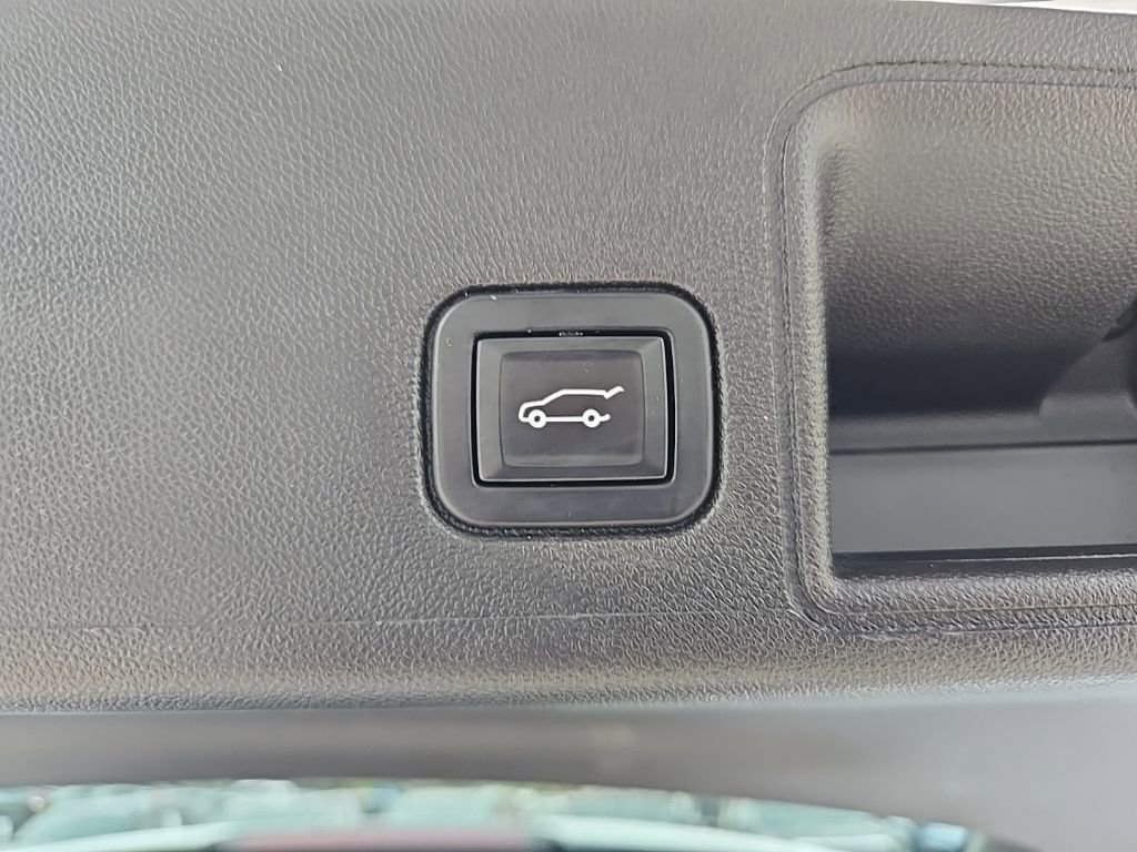 Used 2021 GMC Terrain SLT w/ LPO, Floor Liner Package image 57
