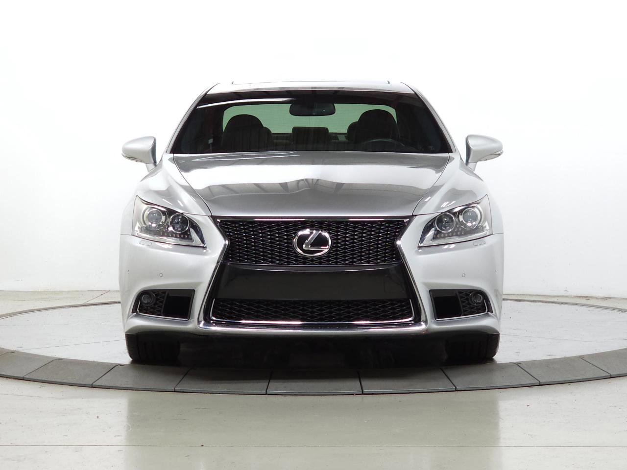 Used 2013 Lexus LS 460 AWD w/ F-Sport Pkg image 11