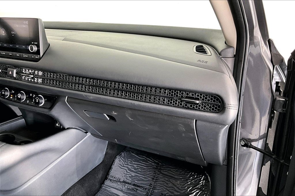 Used 2025 Honda HR-V LX image 20