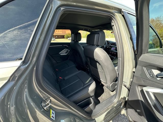 Used 2021 Audi Q3 2.0T Premium w/ Convenience Package image 17