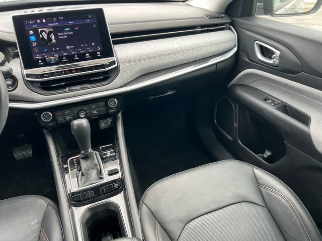 Used 2022 Jeep Compass Latitude image 32