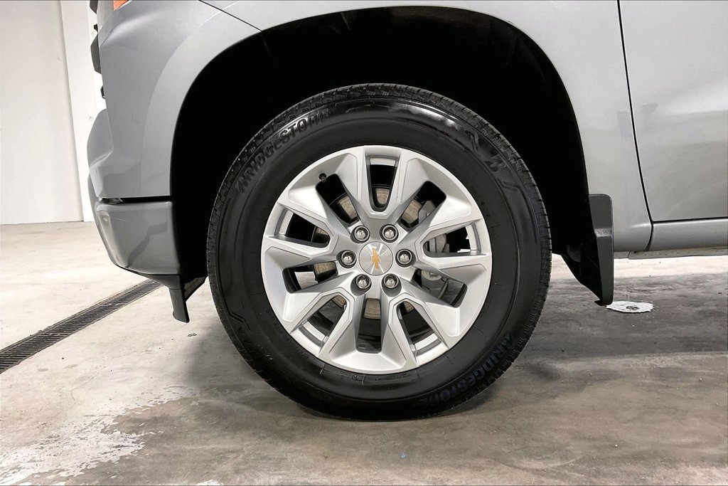 Used 2026 Chevrolet Silverado 1500 Custom RWD image 10