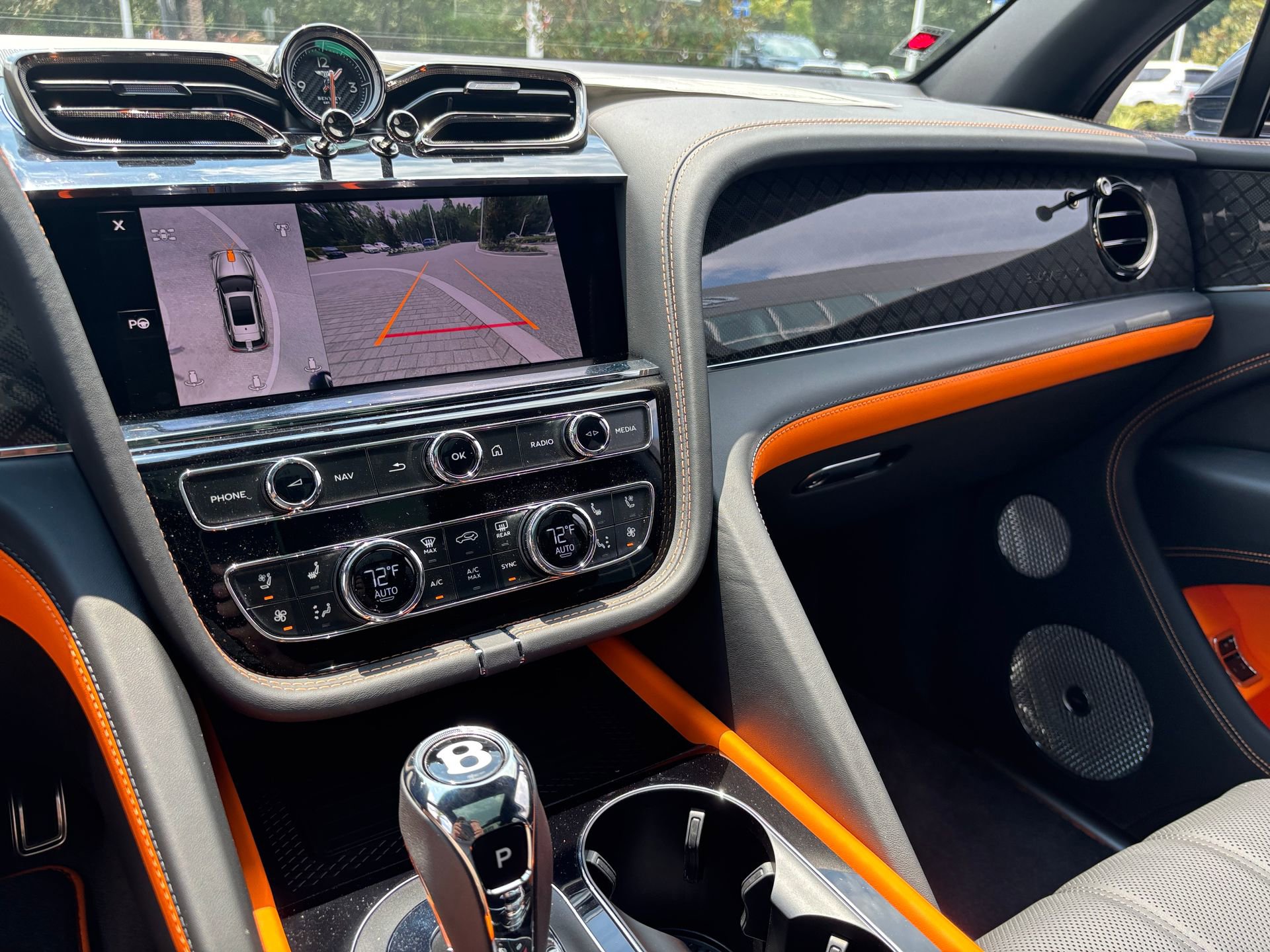 New 2025 Bentley Bentayga image 54