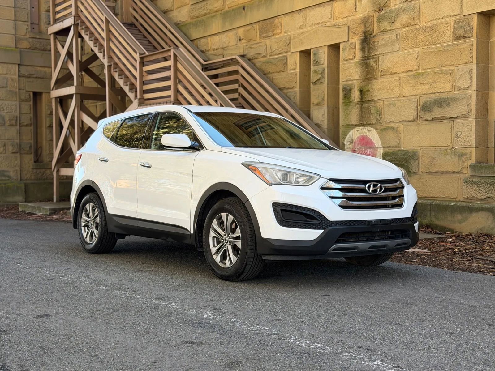 Used 2016 Hyundai Santa Fe Sport image 2