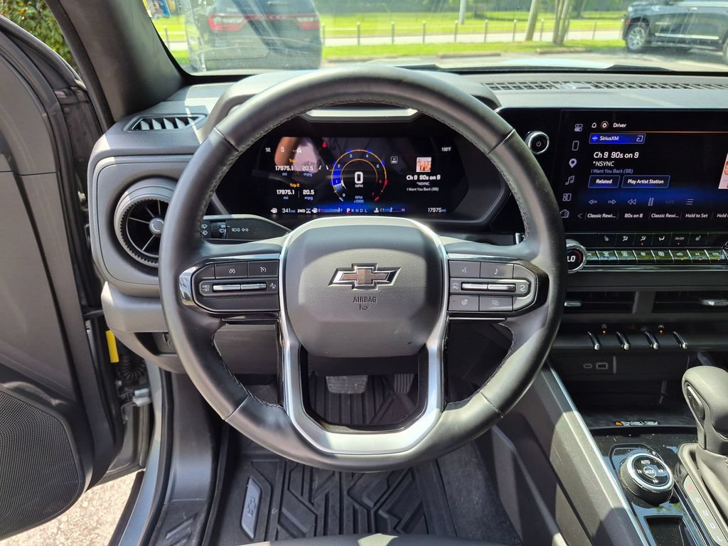 Used 2025 Chevrolet Colorado Trail Boss AWD/4WD image 30