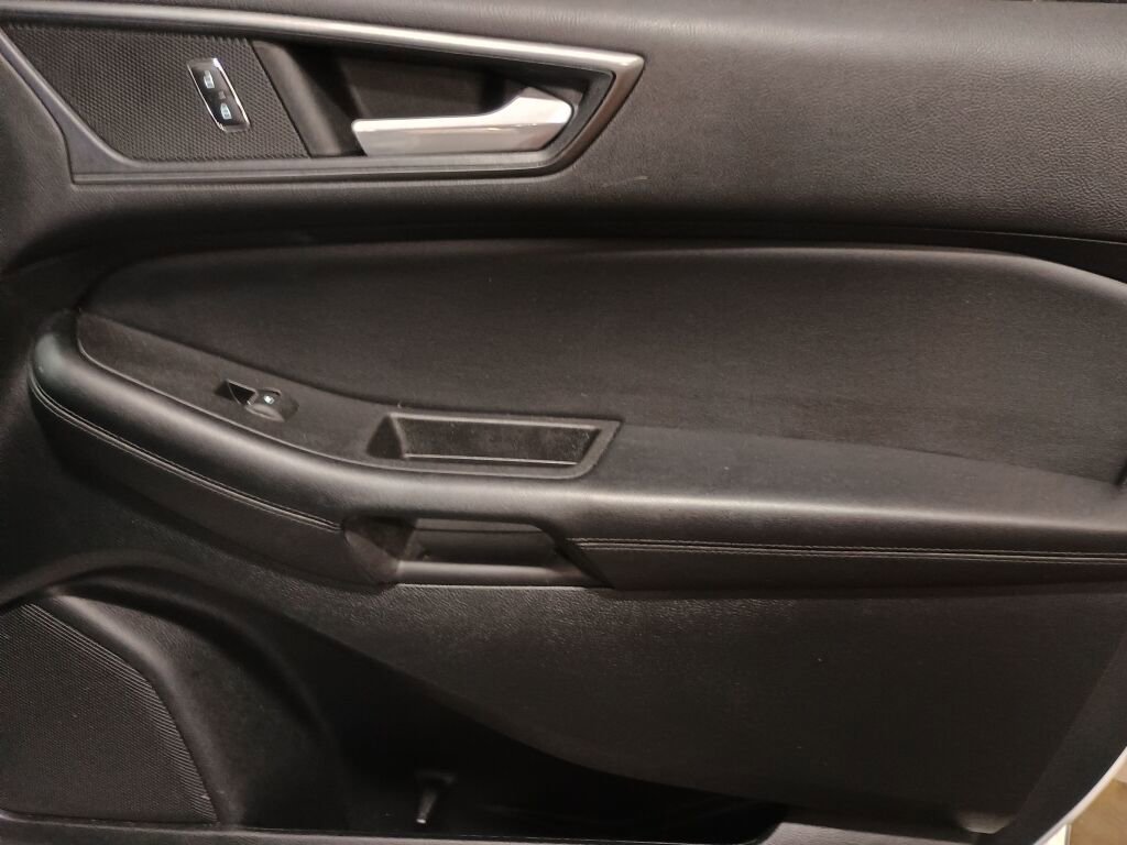 Used 2022 Ford Edge SE w/ Black Appearance Package image 24