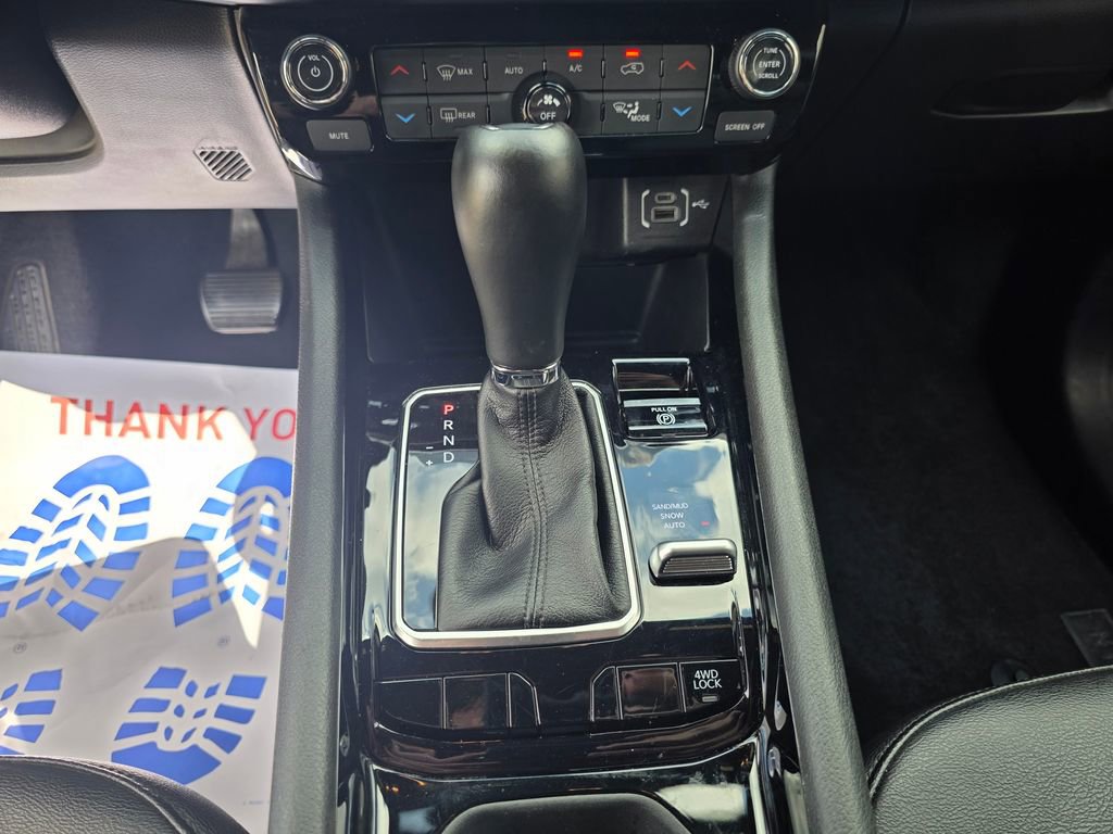 Used 2025 Jeep Compass Limited image 16