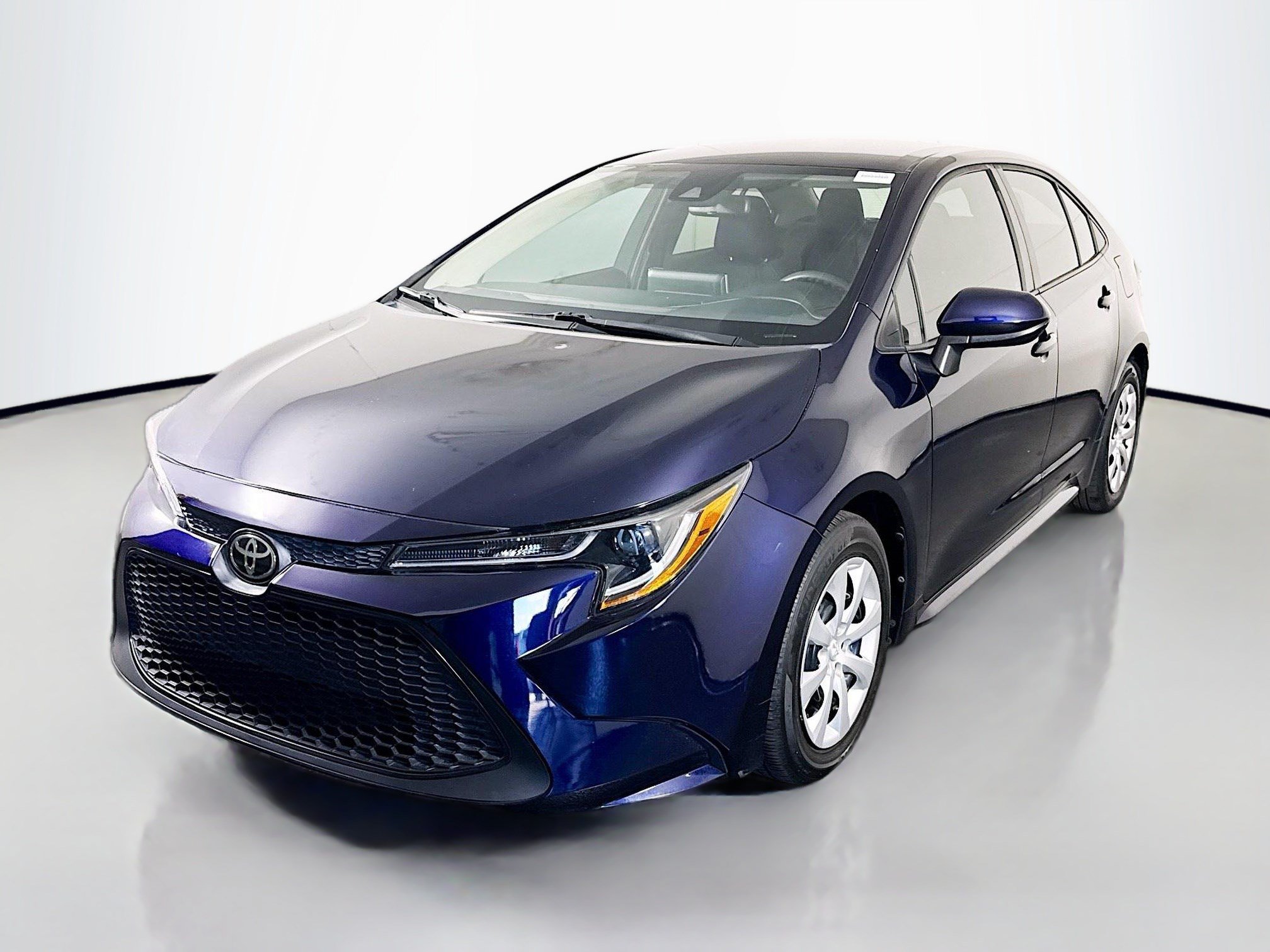 Used 2020 Toyota Corolla LE FWD image 4
