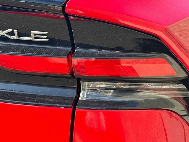 Used 2024 Toyota Prius XLE FWD image 32