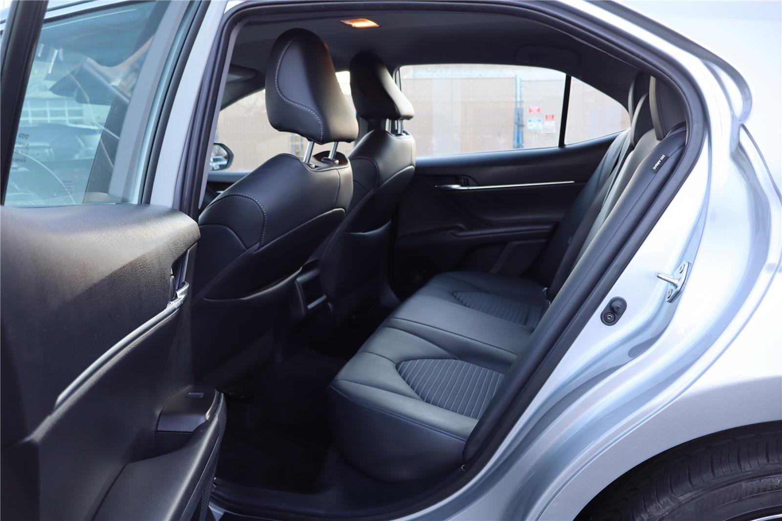 Used 2024 Toyota Camry SE image 25