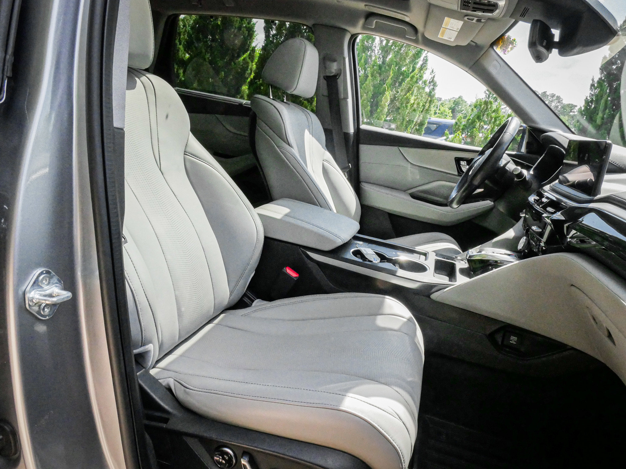 Used 2025 Acura MDX SH-AWD w/ Technology Package image 34