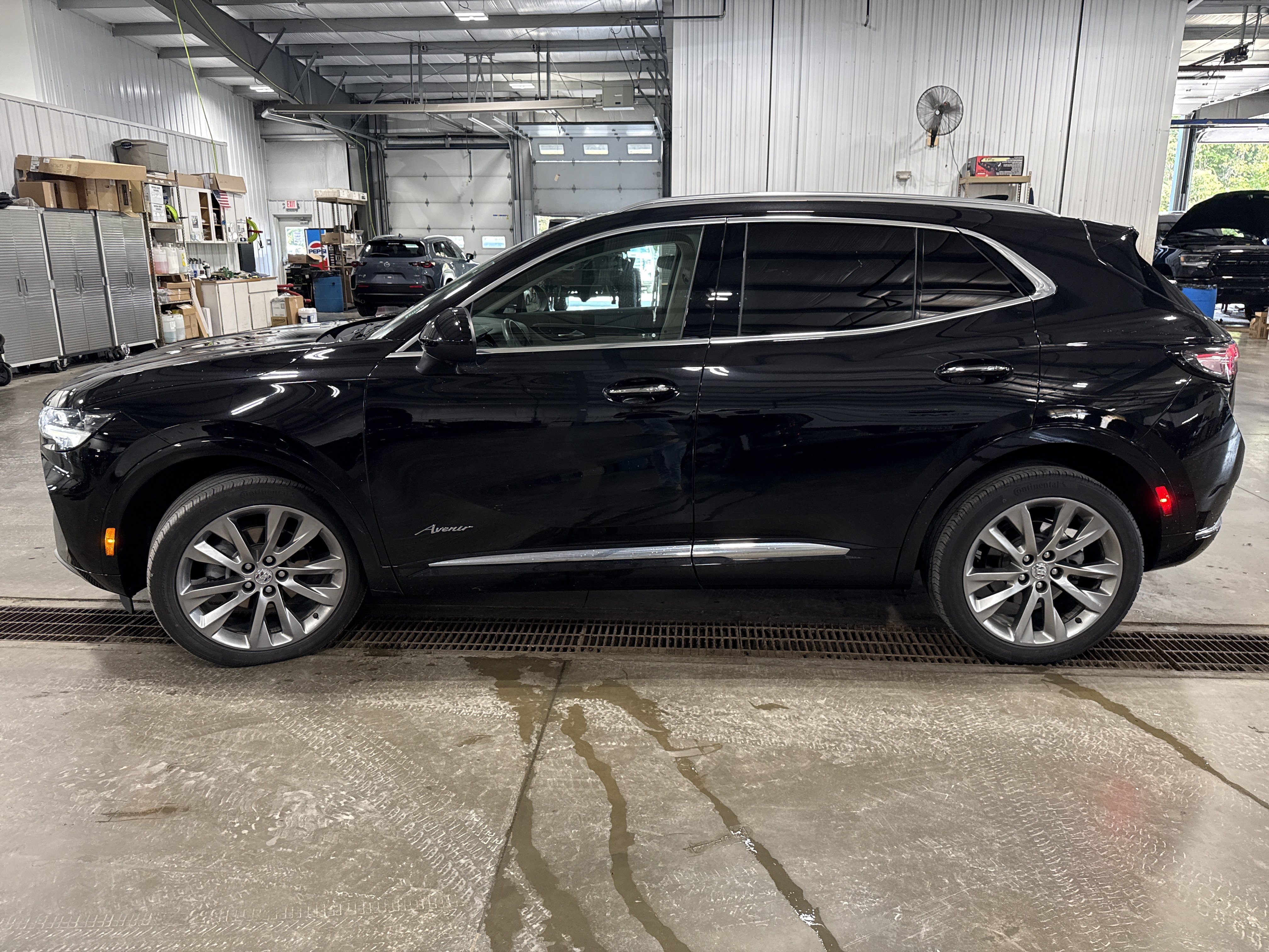 Used 2022 Buick Envision Avenir w/ Technology Package II AWD/4WD image 5