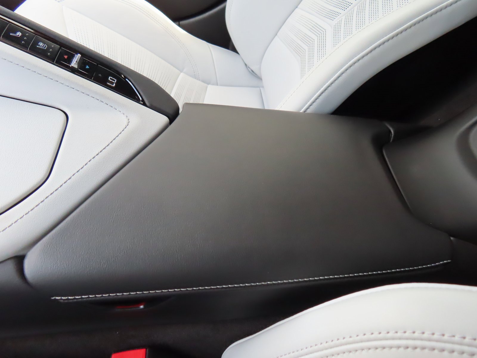 Used 2022 Chevrolet Corvette Stingray Preferred Cpe w/ 2LT image 33