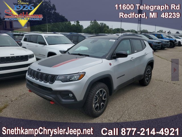New 2026 Jeep Compass Trailhawk w/ Sun, Sound & Navigation Group AWD/4WD image 1