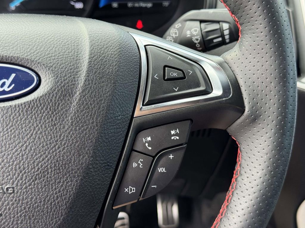 Certified 2024 Ford Edge ST-Line AWD/4WD image 11