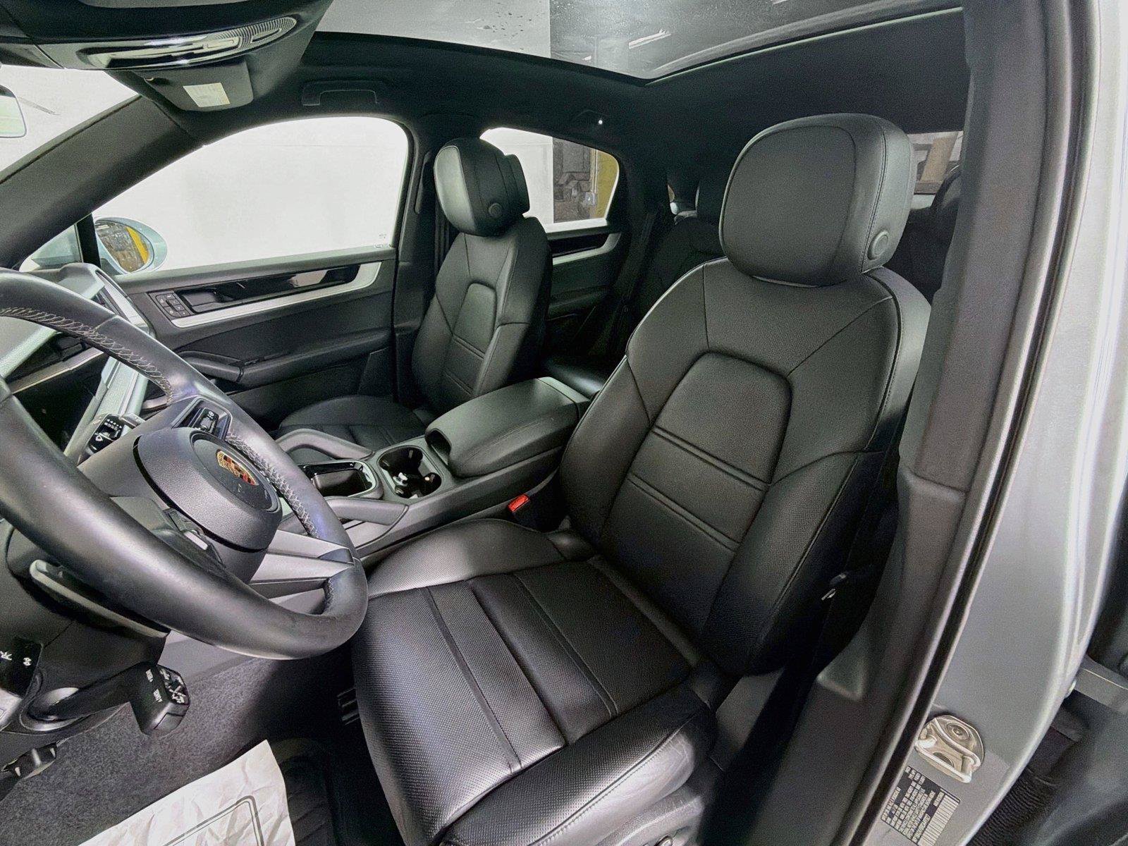Certified 2024 Porsche Cayenne Coupe AWD/4WD image 5