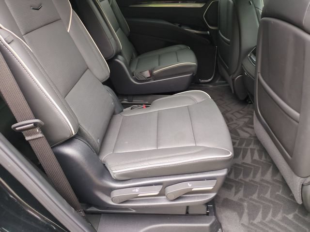 Used 2025 Cadillac Escalade Premium Luxury AWD/4WD image 17