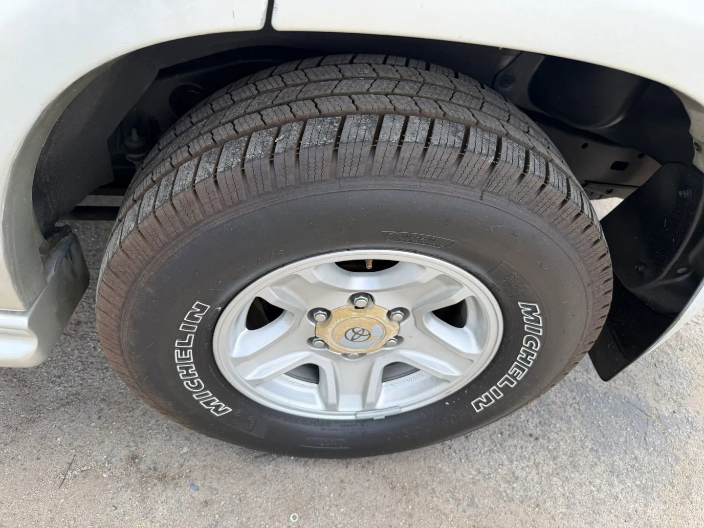 Used 2000 Toyota 4Runner Limited image 23