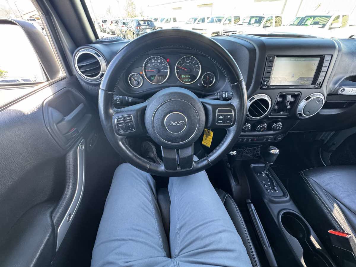 Used 2016 Jeep Wrangler Unlimited Sahara w/ Connectivity Group image 30