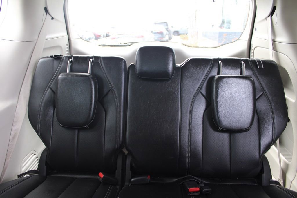 Used 2022 Chrysler Pacifica Touring-L image 27