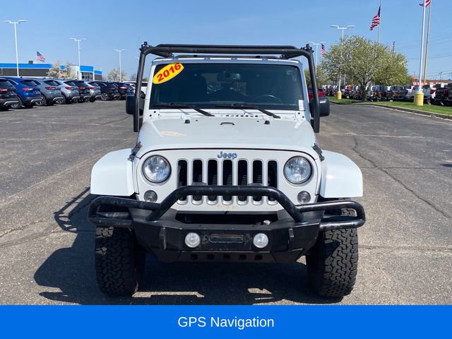 Used 2016 Jeep Wrangler Unlimited Sahara w/ Dual Top Group AWD/4WD video 3
