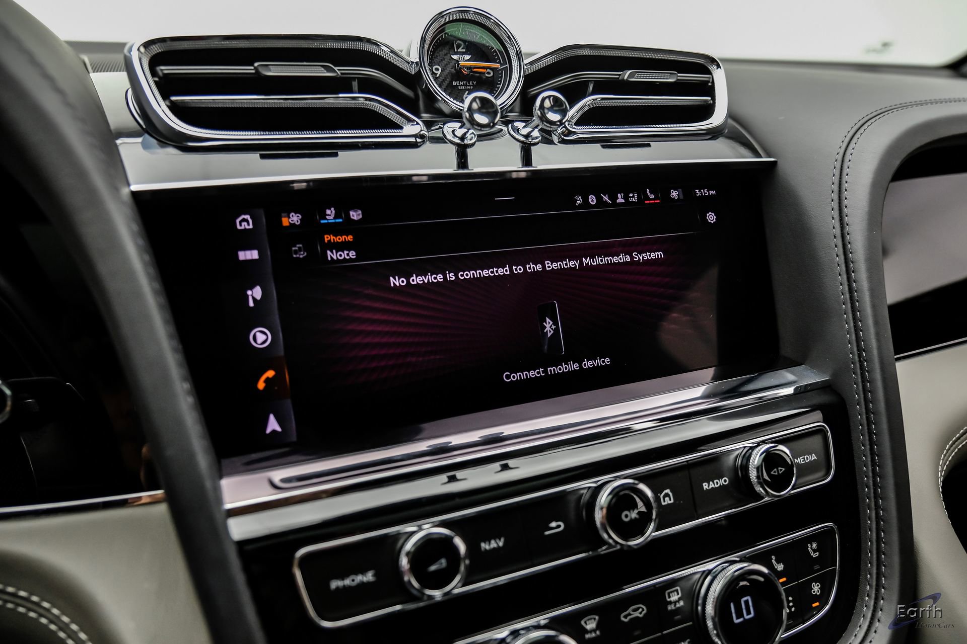 Used 2022 Bentley Bentayga AWD/4WD image 81