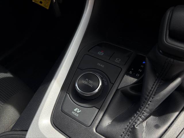 Certified 2024 Toyota RAV4 LE AWD/4WD image 32