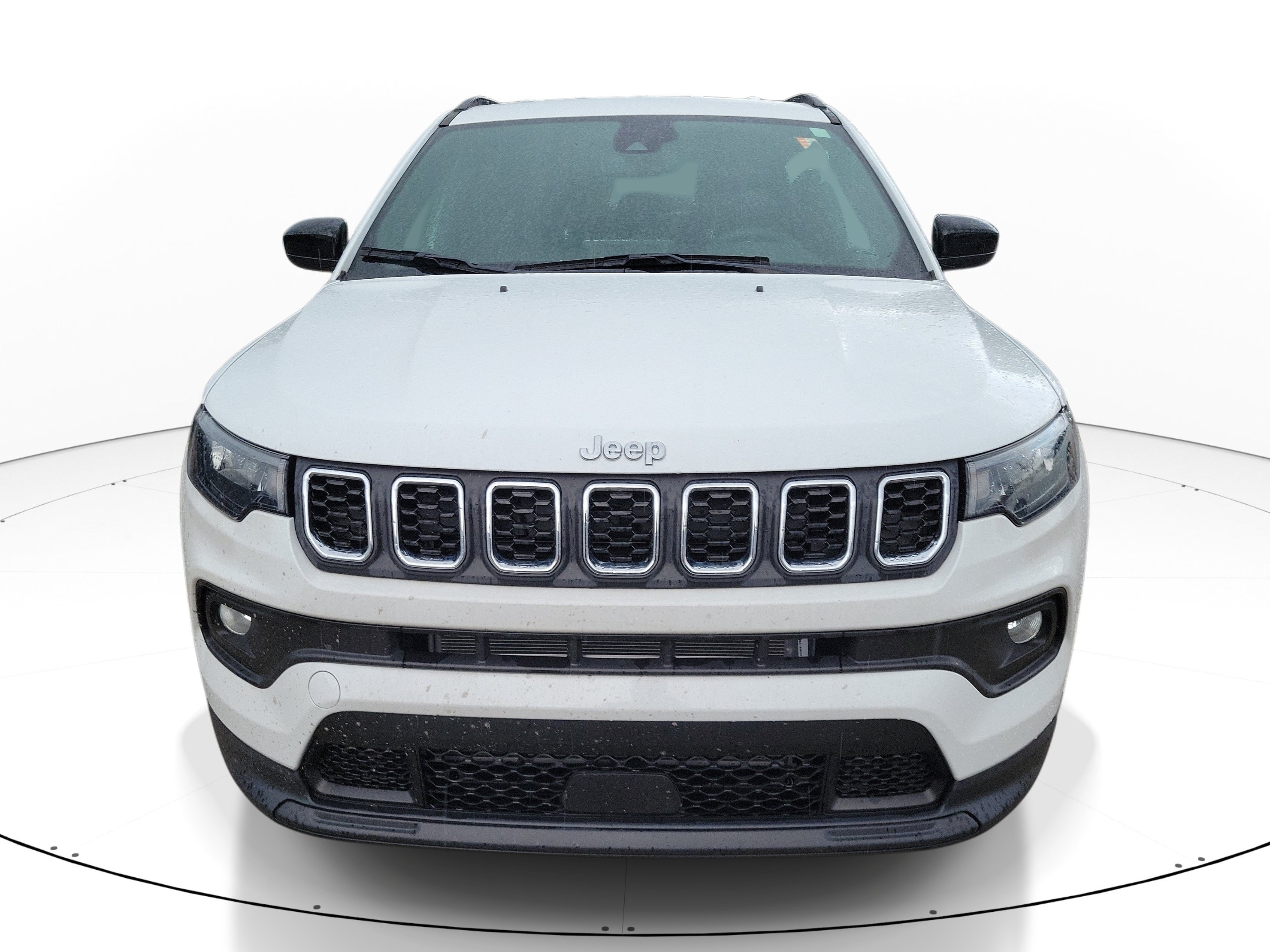 Used 2025 Jeep Compass Latitude AWD/4WD image 2