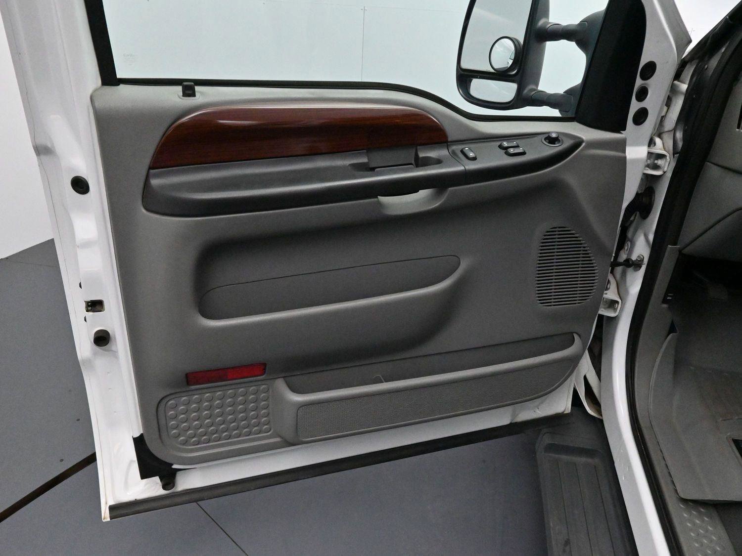 Used 2006 Ford F250 XLT image 7