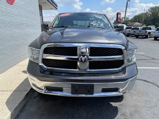 Used 2017 RAM 1500 Classic SLT image 3