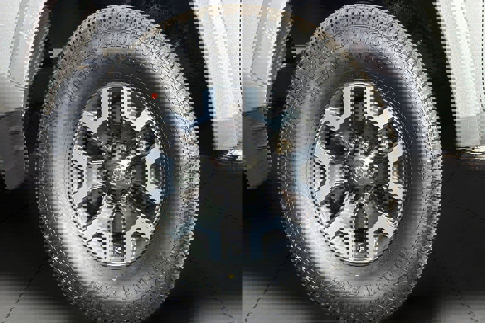 Used 2023 Toyota Tacoma SR5 w/ Technology Package image 11