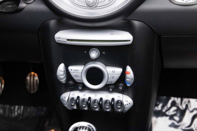 Used 2010 MINI Cooper S image 36