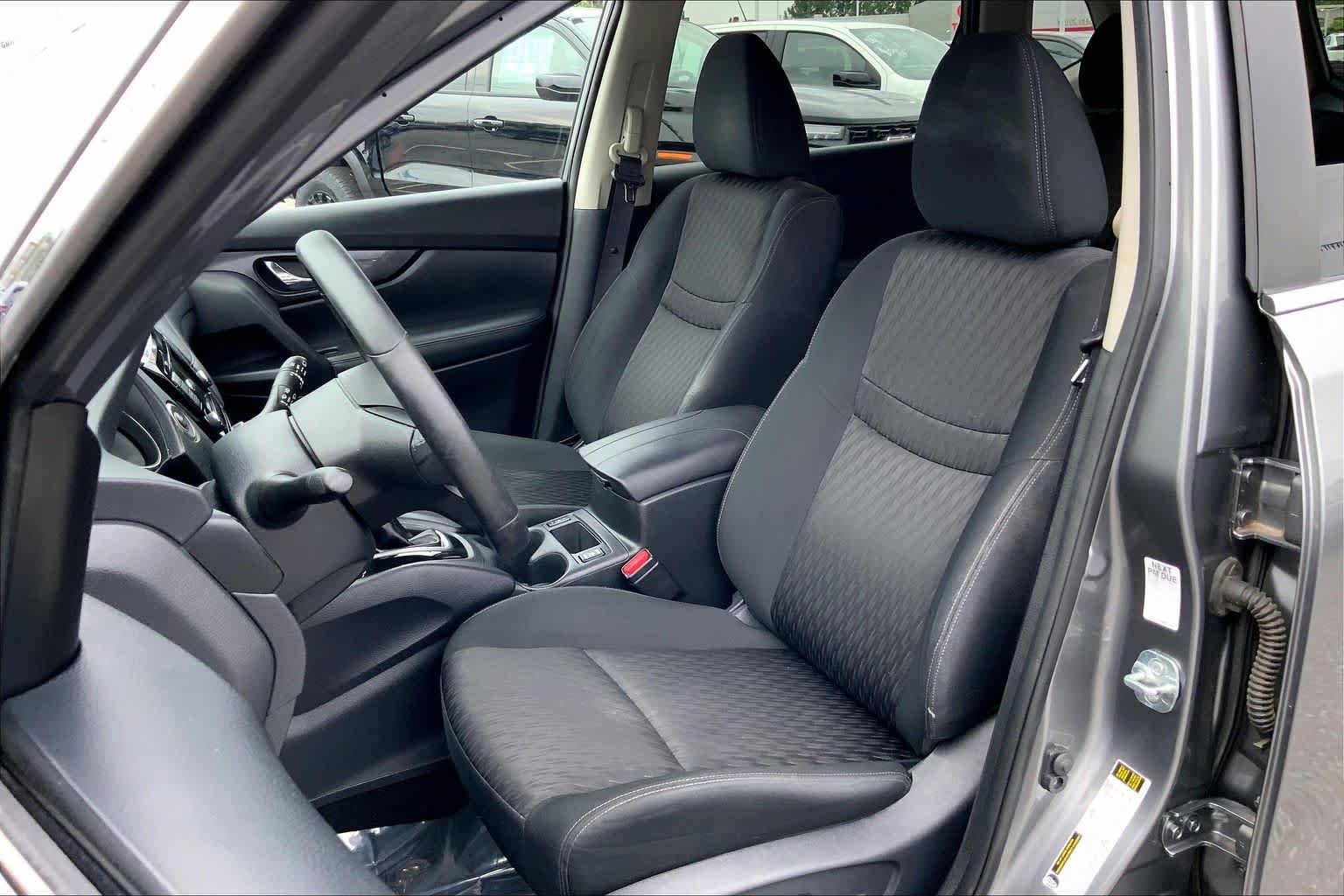 Used 2019 Nissan Rogue SV FWD image 8