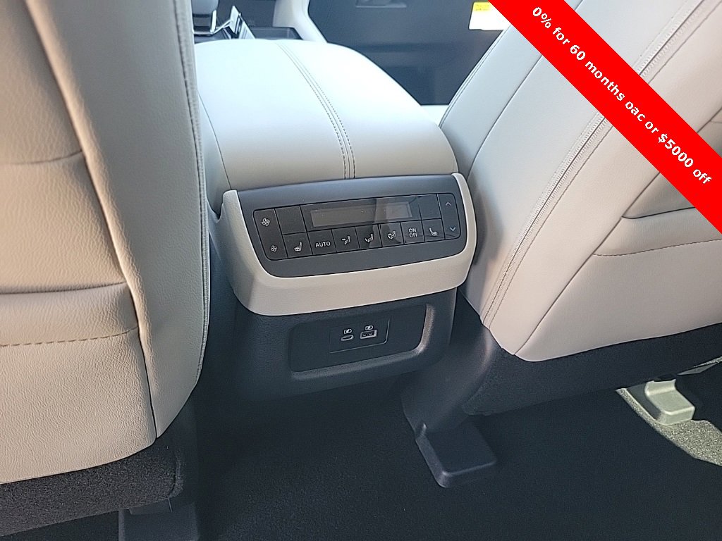 New 2025 Nissan Pathfinder SL w/ SL Premium Package image 36