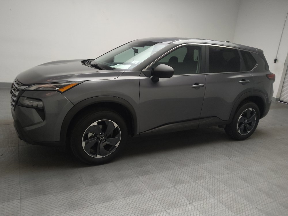 Used 2025 Nissan Rogue SV AWD/4WD image 2