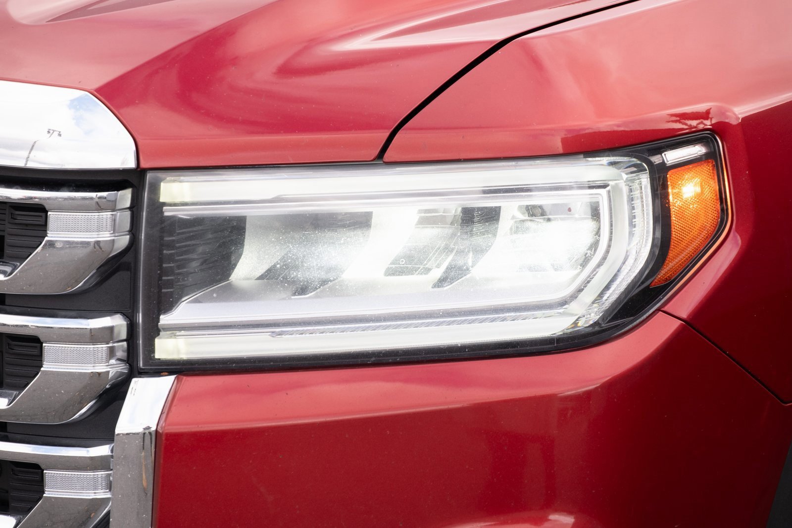 Used 2022 GMC Acadia SLE image 24