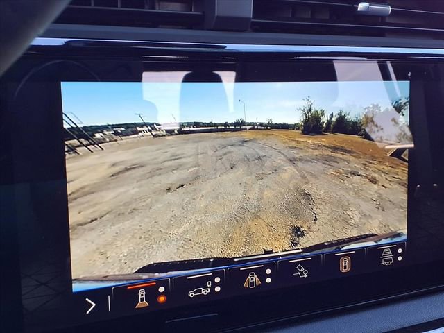 New 2026 GMC Sierra 2500 AT4 w/ Technology Package AWD/4WD image 18