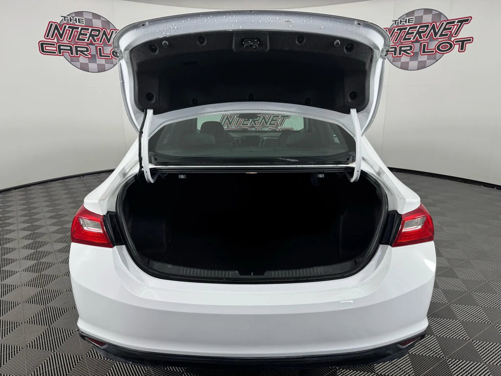 Used 2023 Chevrolet Malibu LS image 27