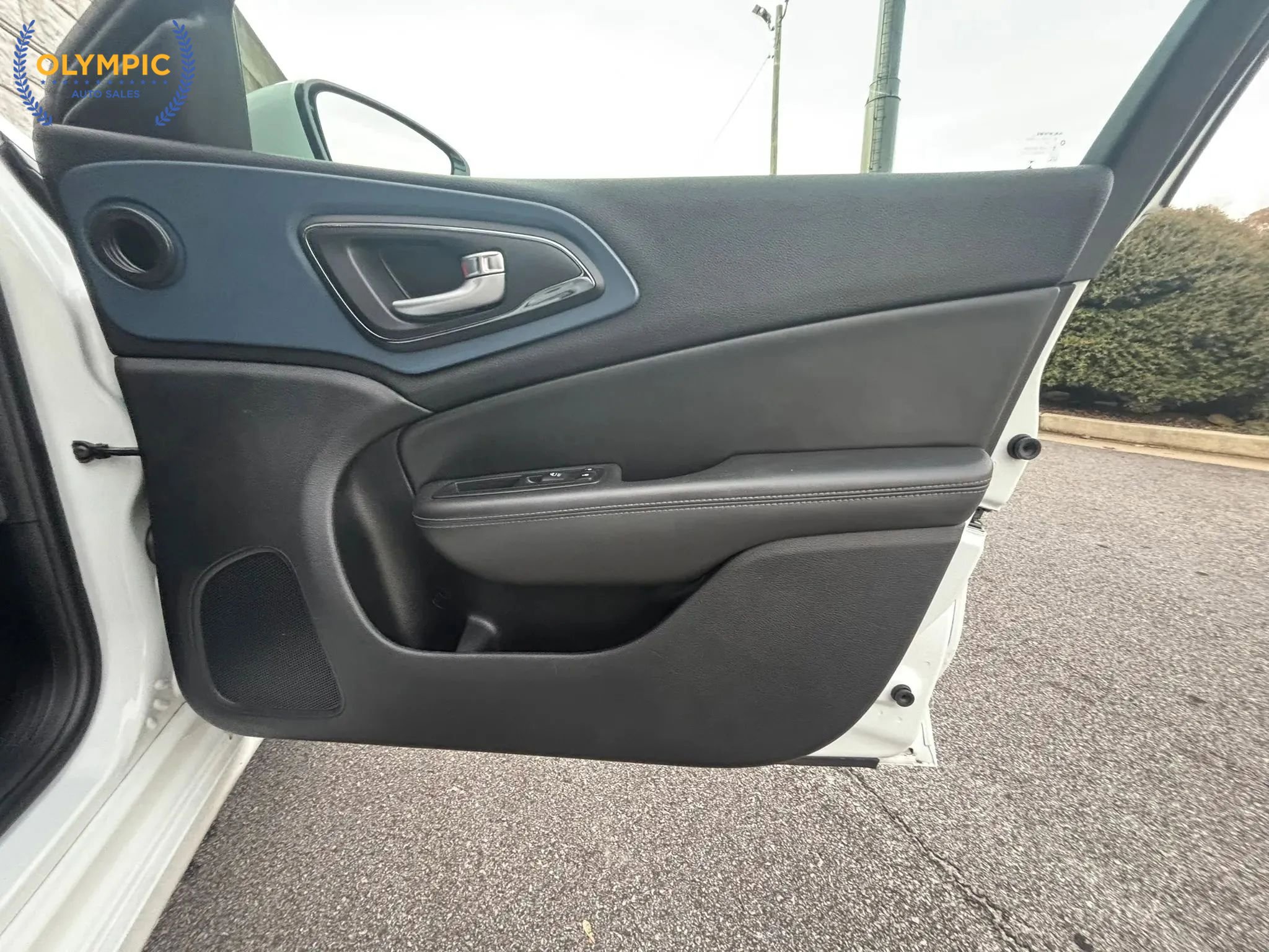 Used 2015 Chrysler 200 S FWD image 42