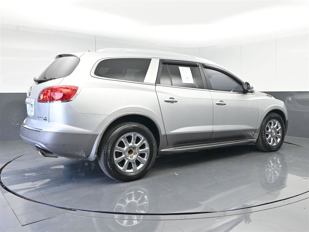 Used 2011 Buick Enclave CXL FWD image 5
