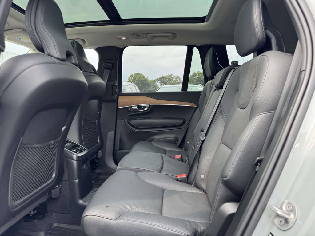 Certified 2025 Volvo XC90 T8 Plus w/ Protection Package Premier AWD/4WD image 9
