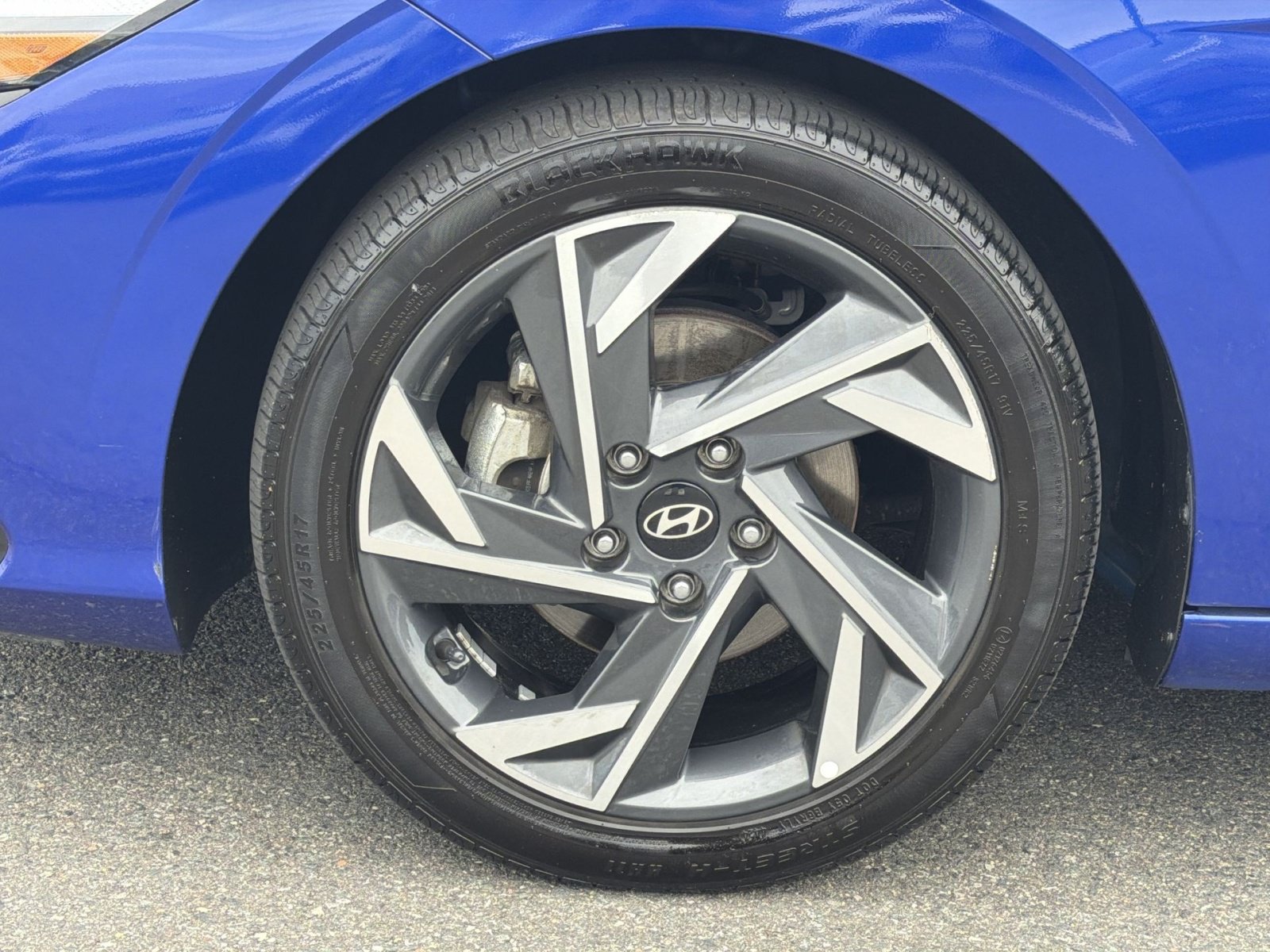 Certified 2024 Hyundai Elantra Limited FWD image 12