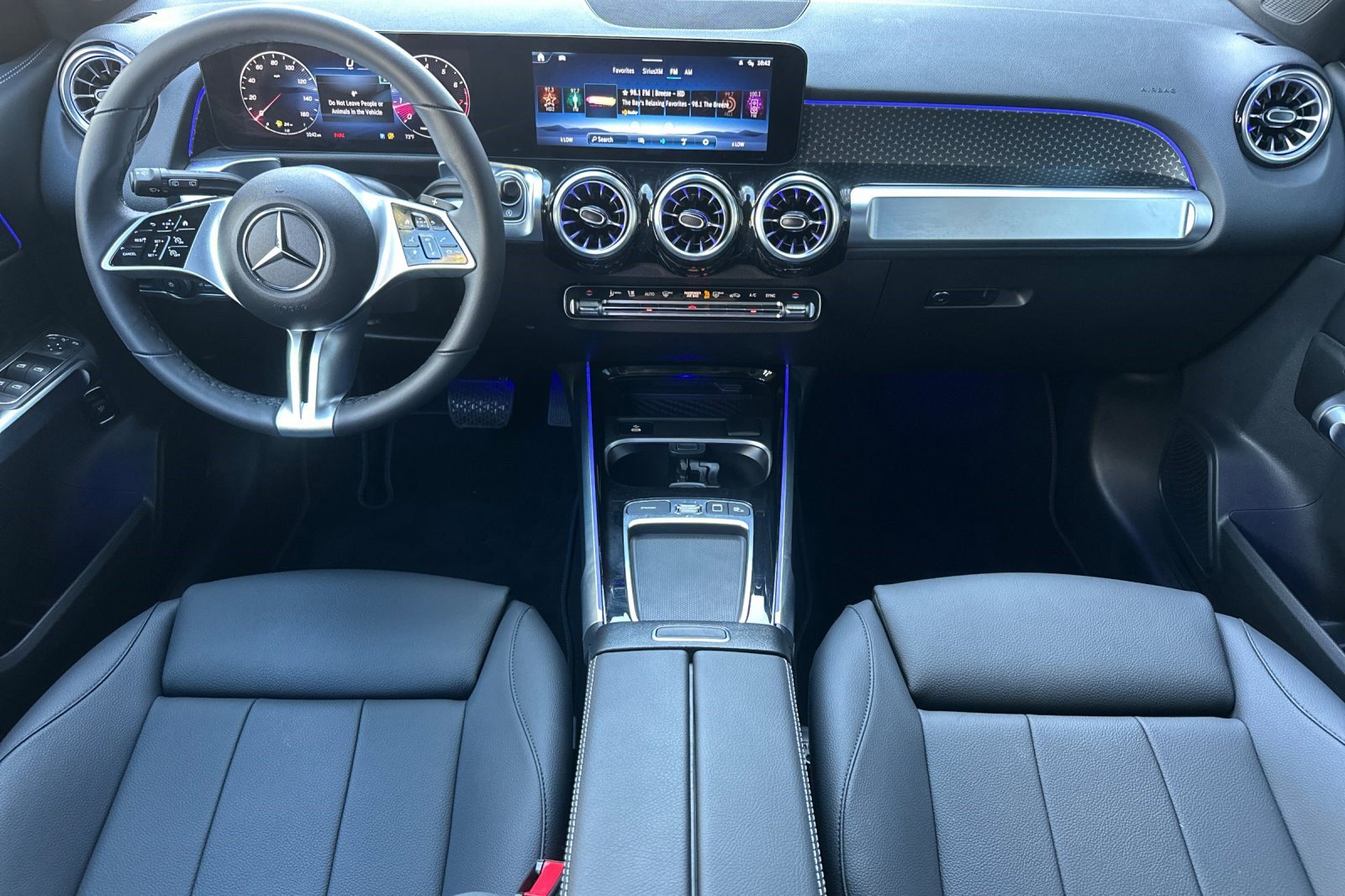 Used 2025 Mercedes-Benz GLB 250 250 image 17