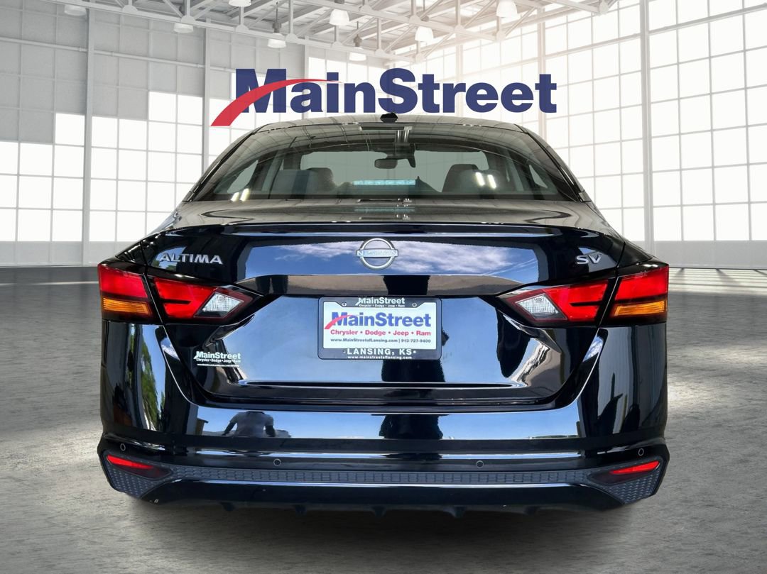 Used 2024 Nissan Altima 2.5 SV FWD image 4