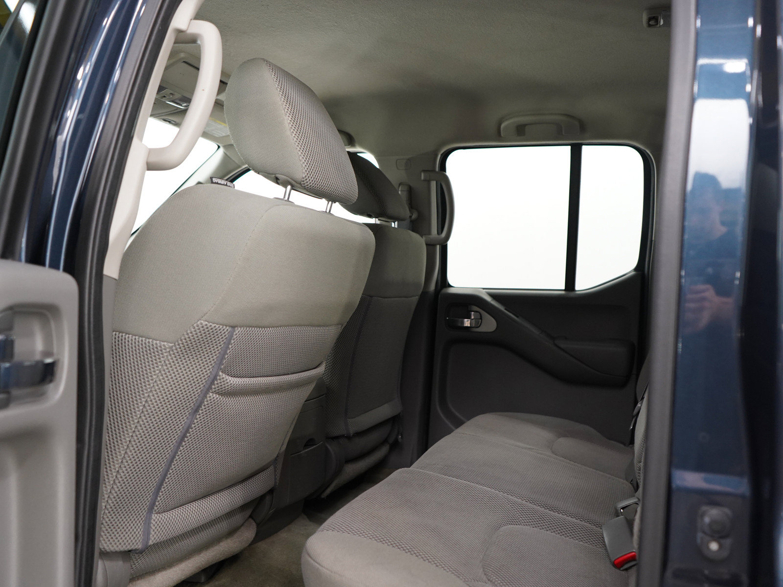 Used 2016 Nissan Frontier SV AWD/4WD image 16