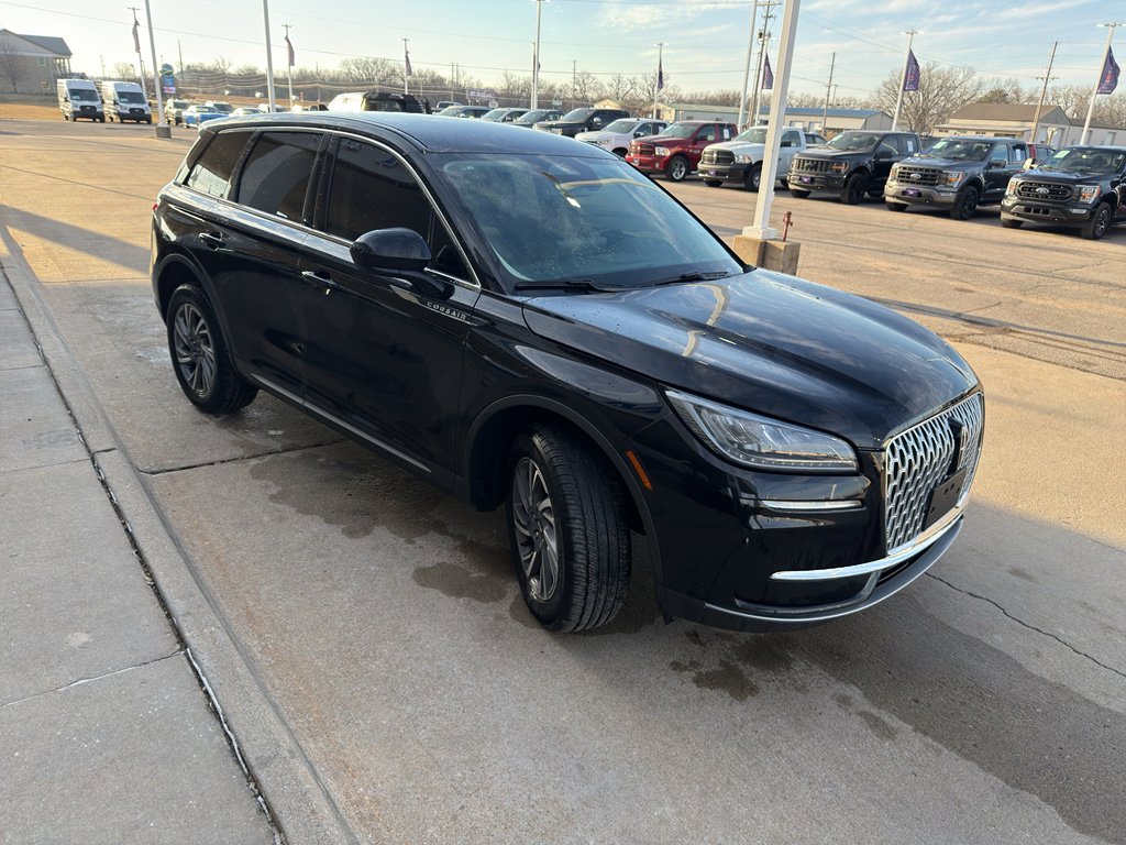 Used 2025 Lincoln Corsair AWD image 3