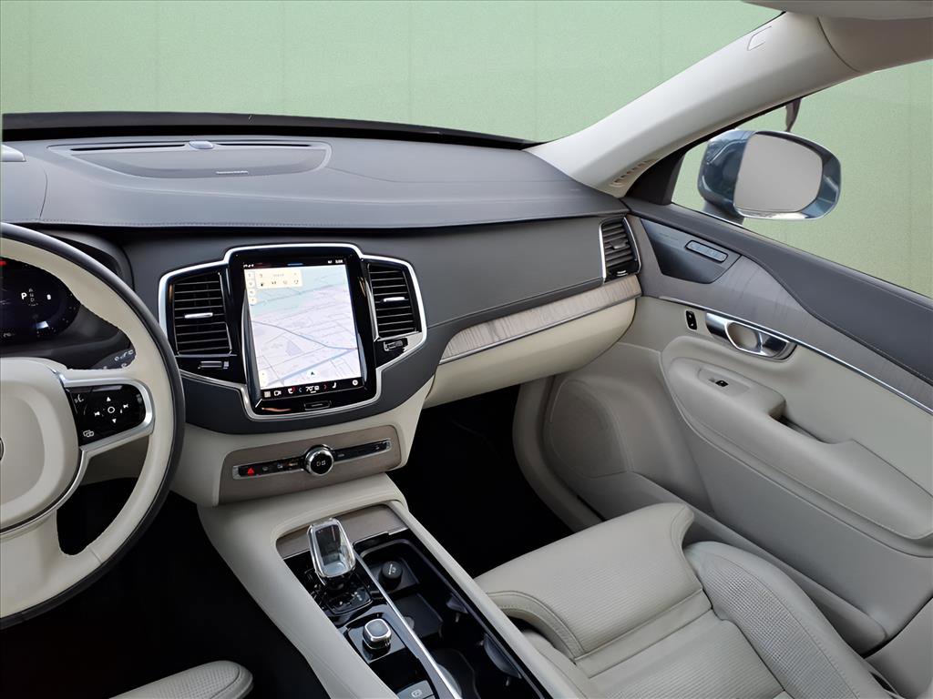 Used 2023 Volvo XC90 B6 Ultimate w/ Protection Package Premier image 9